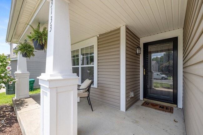 Building Photo - Single Family Home For Lease