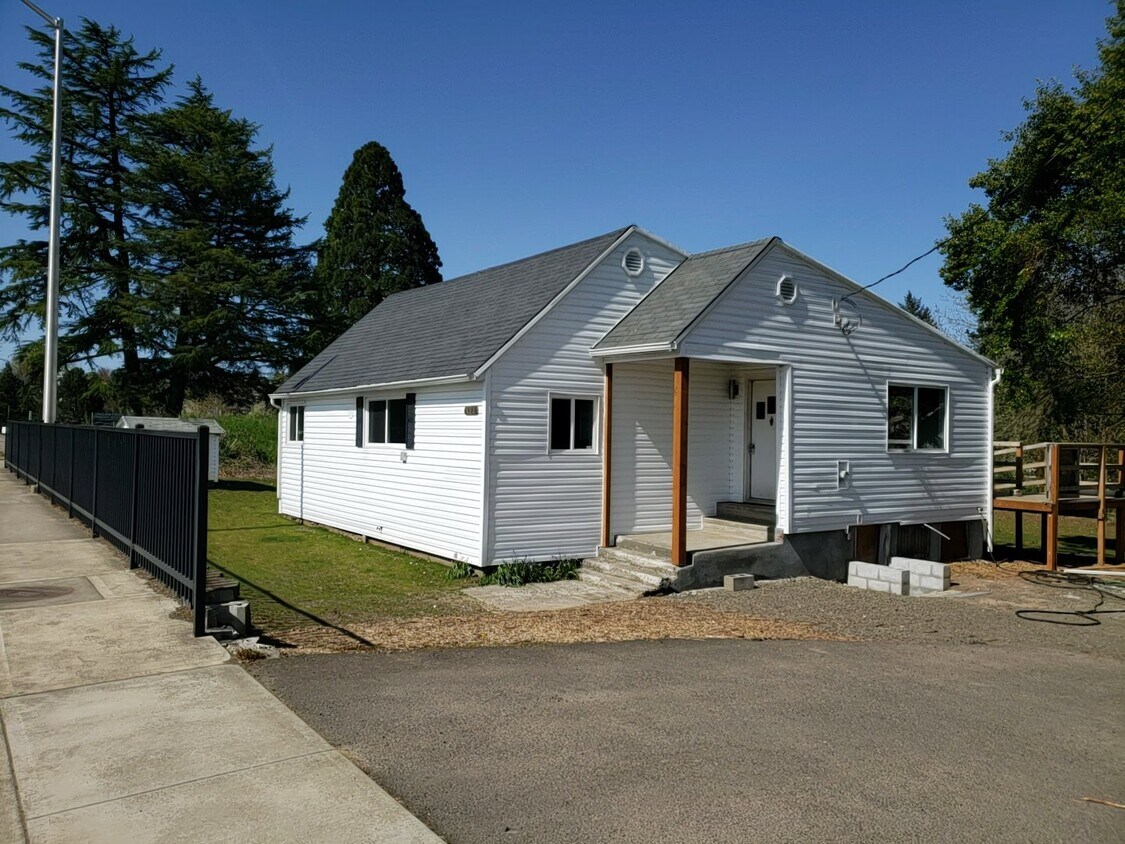 1045 Rosemont Rd, West Linn, OR 97068 House Rental in West Linn, OR