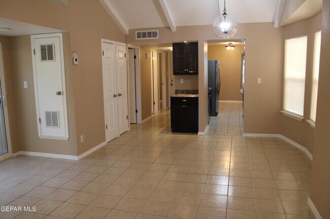 Building Photo - 3120 Voss Dr