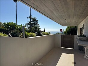 Building Photo - 200 Alta Vista Way