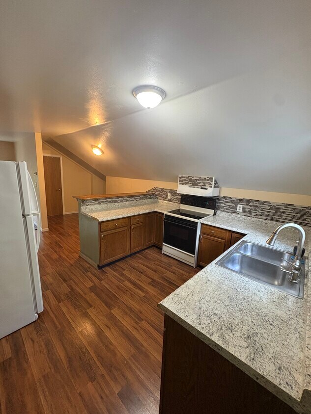 Cocina grande - 428 Merrick St