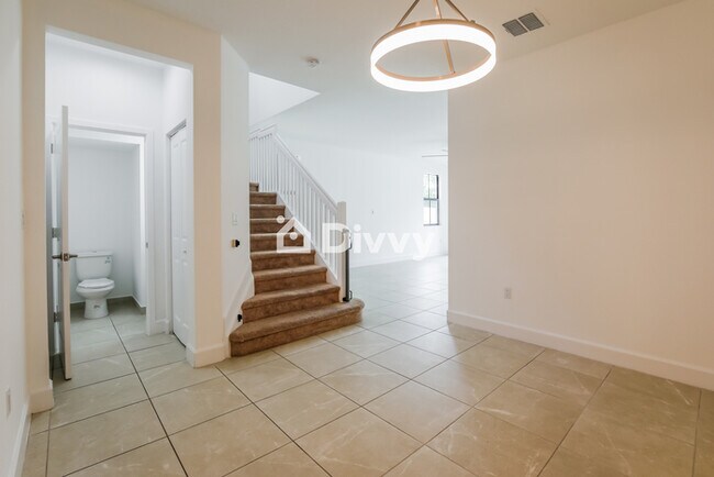 Foto del edificio - 5523 NW 50th Ter, Tamarac, FL 33319