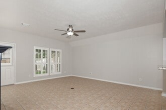 Building Photo - 11 Fair Light Ct