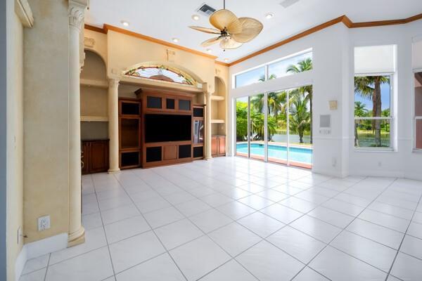 Foto del edificio - 576 NW 120th Dr