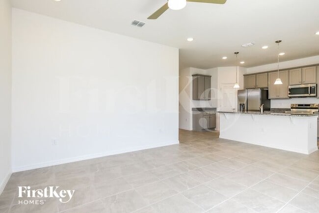 Foto del edificio - 3208 John Young Pkwy