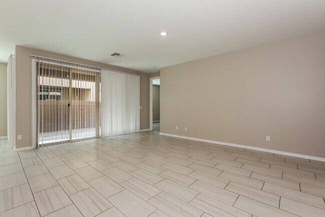 Building Photo - 9259 E Static Ave