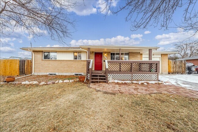 Foto del edificio - Updated 5 Bed/3 Bath Home with 1 Car Garag...
