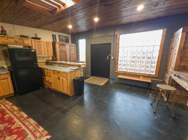 Foto del edificio - 118 E 7th St
