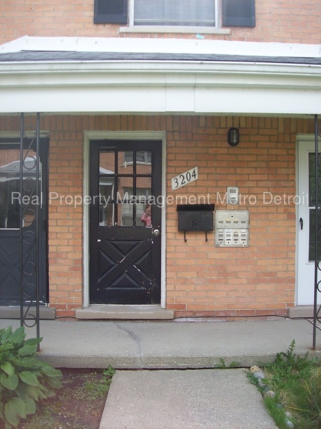 Building Photo - 3204 Shenandoah Dr