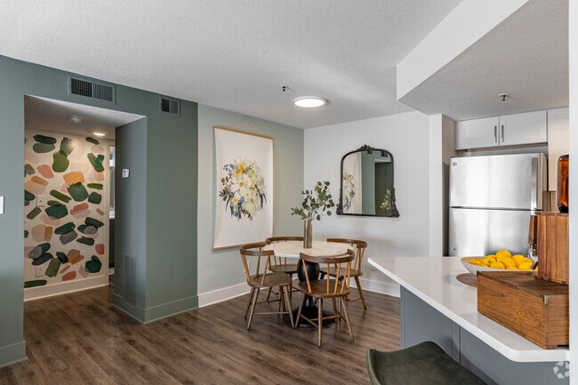 1BR, 1BA - 750SF (A2-Renovated) Living/Dining - Virginia Highland Apartment Homes