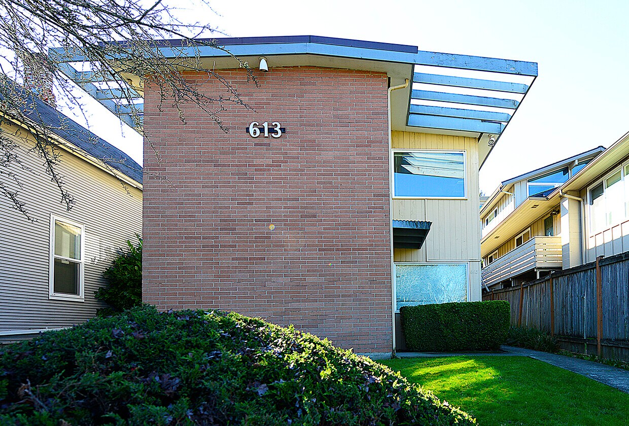 613 W Emerson St Unit 201, Seattle, WA 98119 Apartments in Seattle