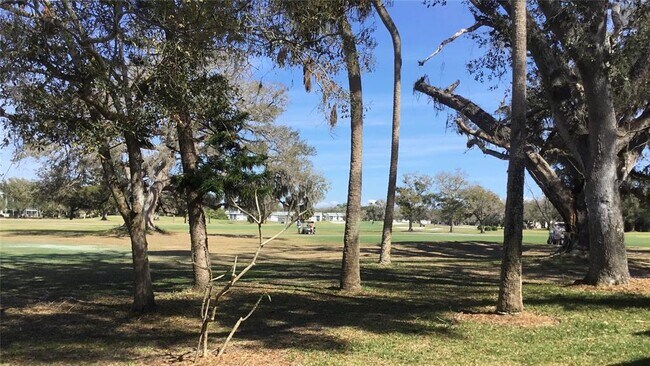 Foto del edificio - 48 Country Club Dr