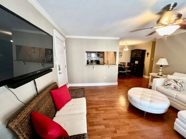 Building Photo - Waterfront Fully Furnished Condo!