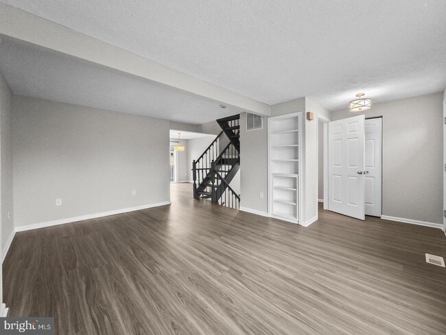 Building Photo - 10110 Shelldrake Cir