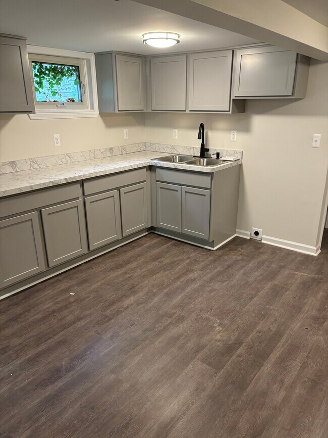 Foto del edificio - 34805 Glenwood Rd