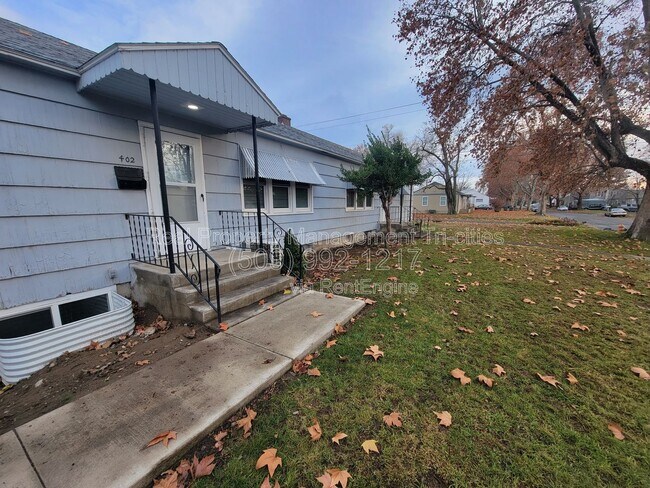 Foto del edificio - 400/402 Barth Ave