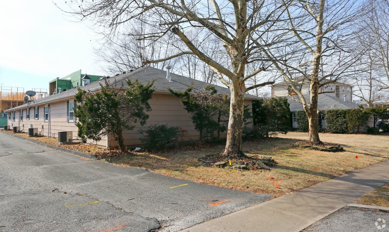 Building Photo - Madison Apartments