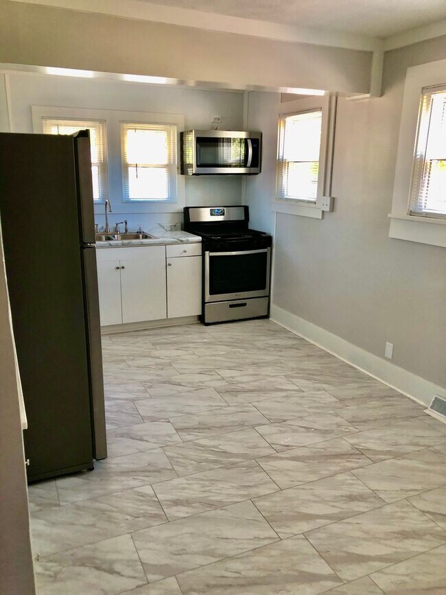 Foto del edificio - Charming Completely Remodeled Home!