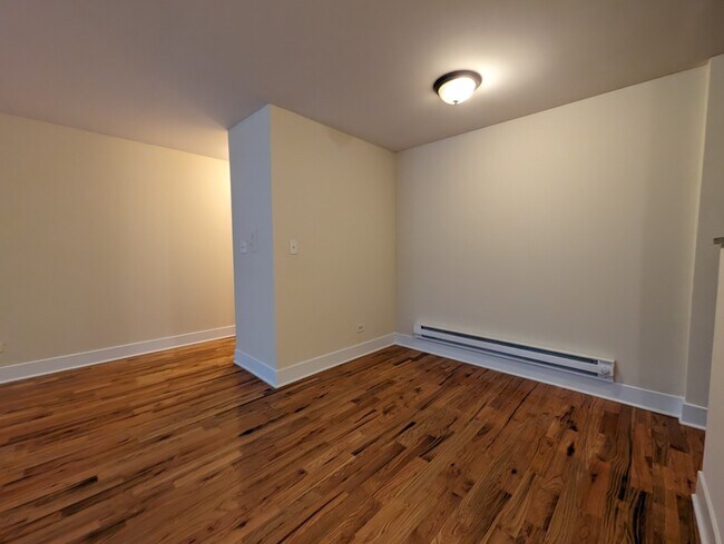 Foto del edificio - 557 W Arlington Pl