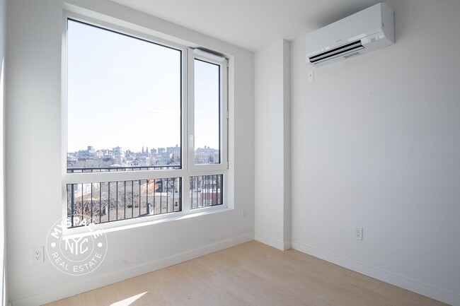Foto del edificio - 280 Meeker Ave