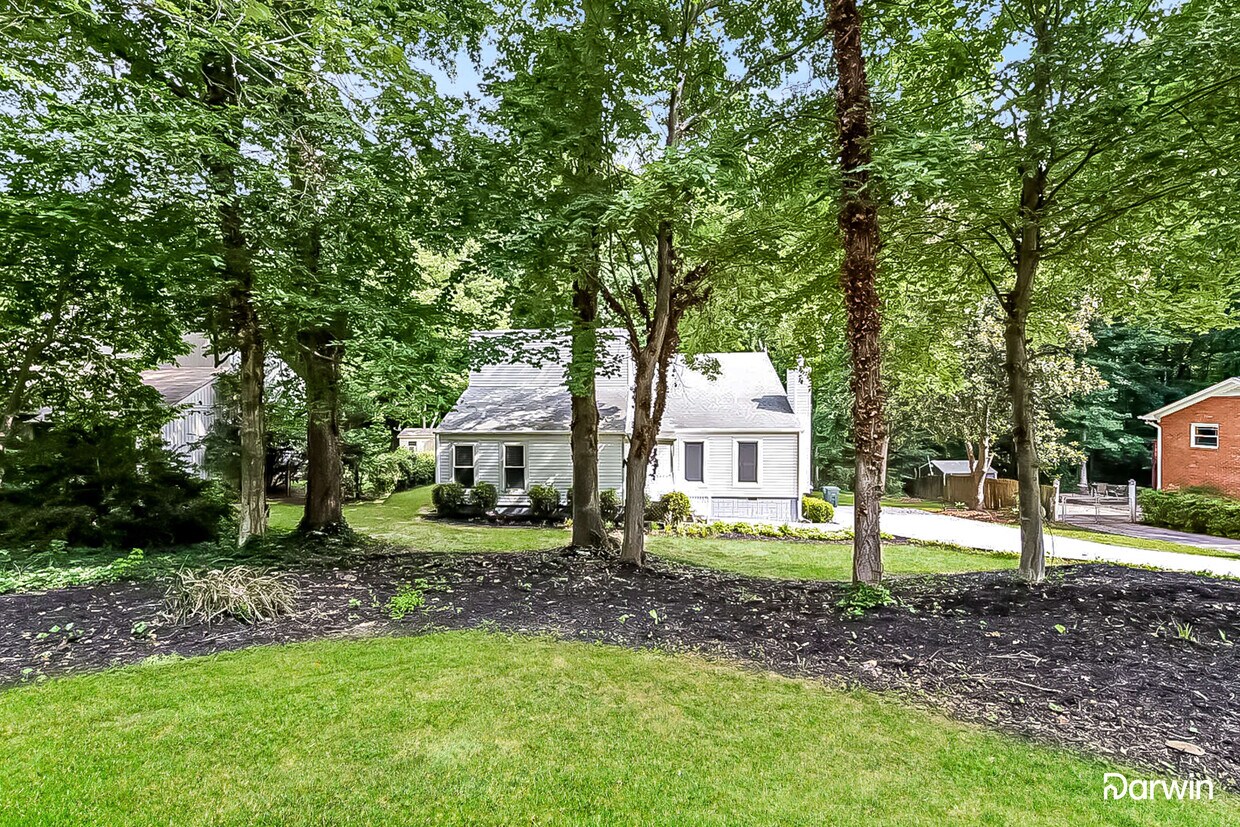 Primary Photo - 1708 Three Meadows Road, Greensboro, NC 27455