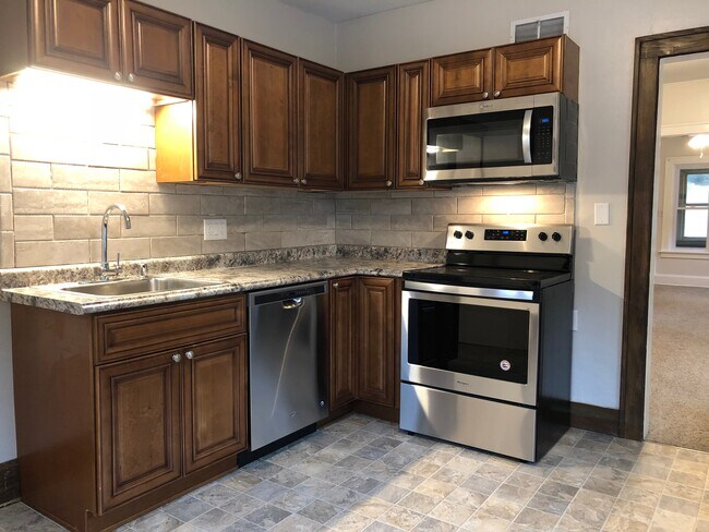 Kitchen - 1033 9th Ave