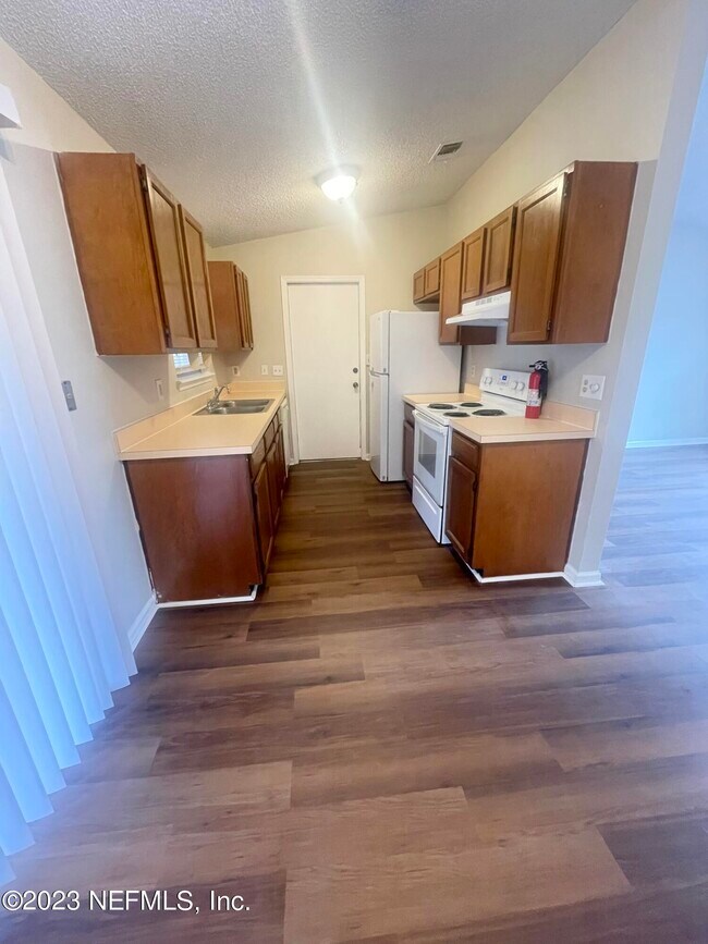 Foto del edificio - 7976 Shircliff Dr