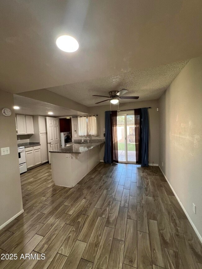 Building Photo - 5819 N 59th Dr