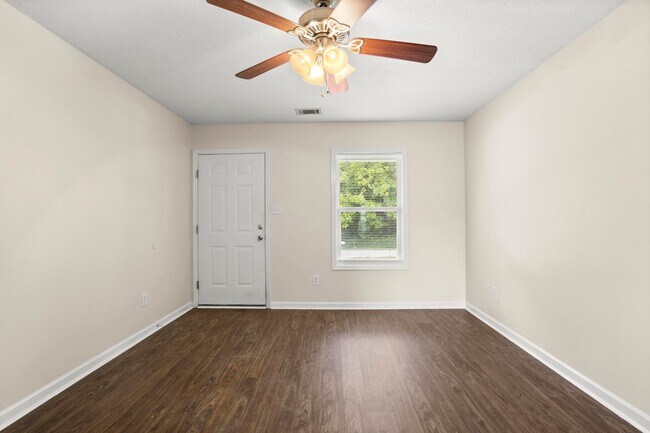 Building Photo - 132 Lainmark Drive