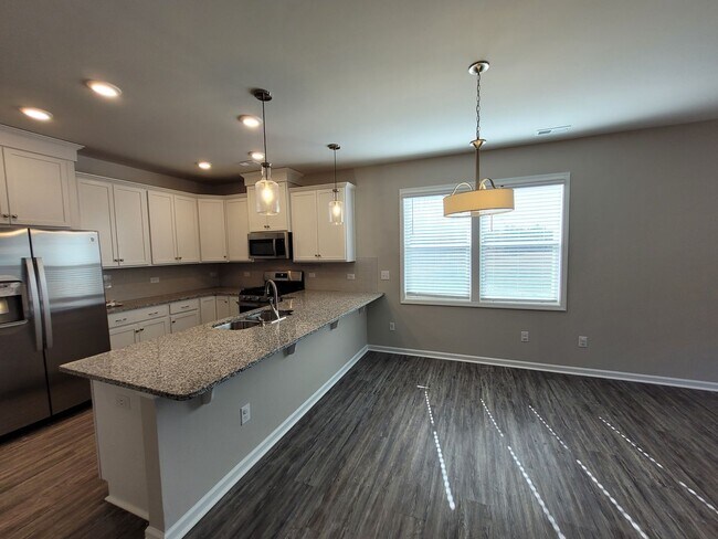 Foto del edificio - Spacious 4 Bedroom/ 3 Bathroom Home in Lovely Terrell - 2 Car Garage - Washer/Dryer and Lawn Main...