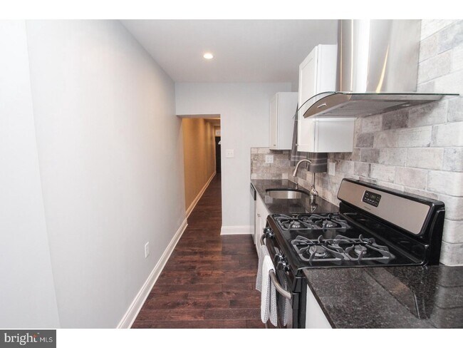 Foto del edificio - 2344 E Tucker St