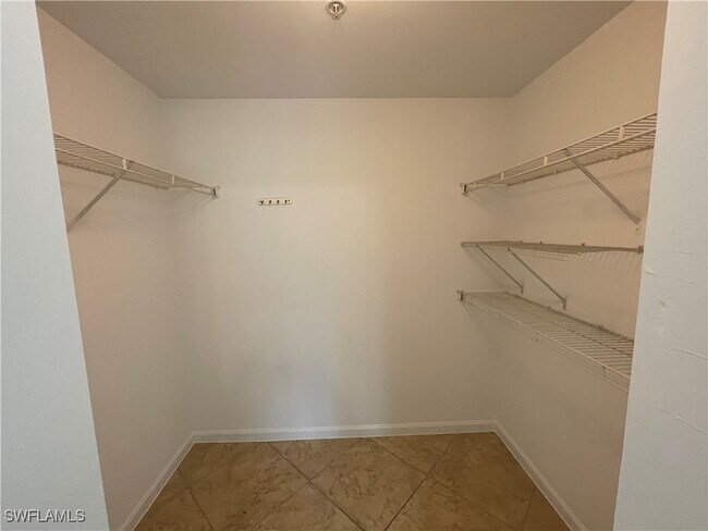 Foto del edificio - 1170 Reserve Way