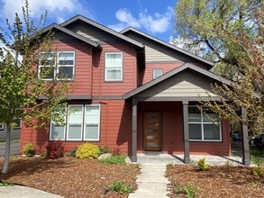 Building Photo - 1328 Wasco St