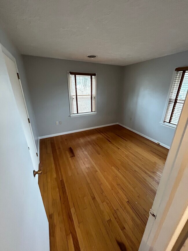 Building Photo - 15 Chatfield Dr