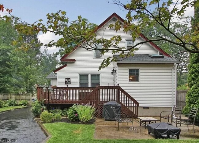 Building Photo - 703 Marshall Pl