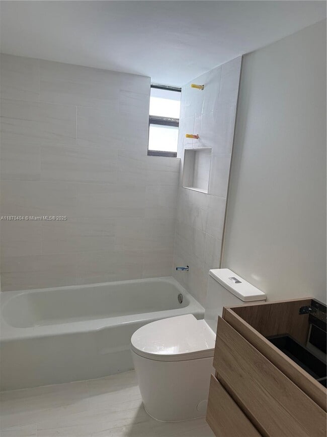 Foto del edificio - 100 Ocean Ln Dr