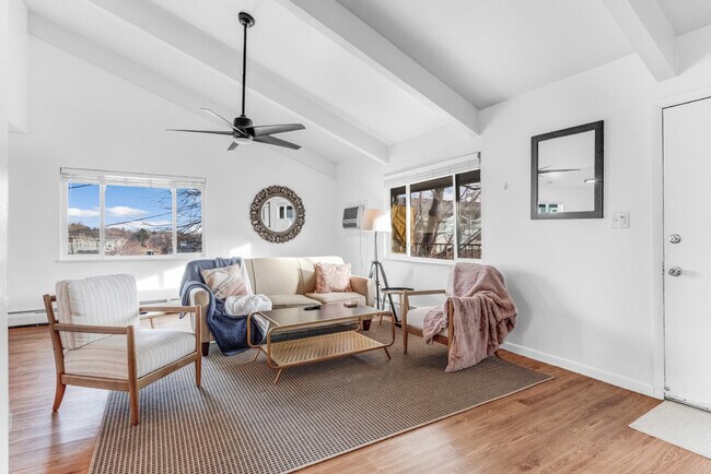 Foto del edificio - 1190 Oak St