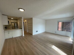 Building Photo - 2309 Blake St