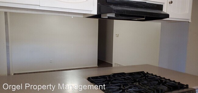 Foto del edificio - 5 br, 3 bath House - 10429 Ironwood Avenue