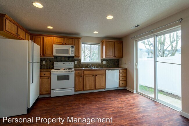 Building Photo - 3 br, 2.5 bath House - 7813 NE 62nd St