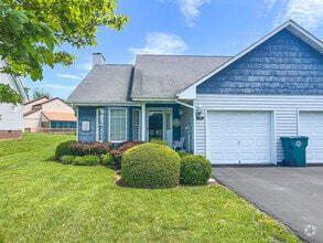 Building Photo - 2138 Valley Dr