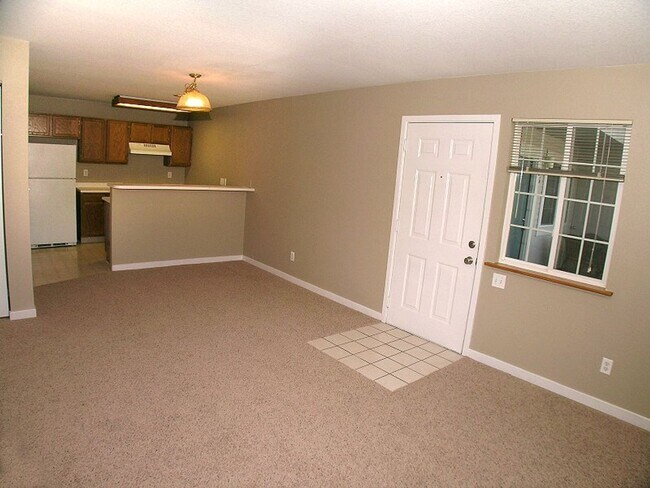 Foto del edificio - Convenient & Comfortable Condo Living Near...
