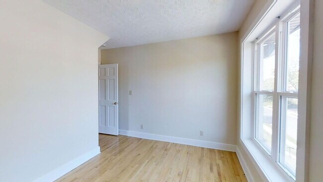 Foto del edificio - 1379 Indianola Ave