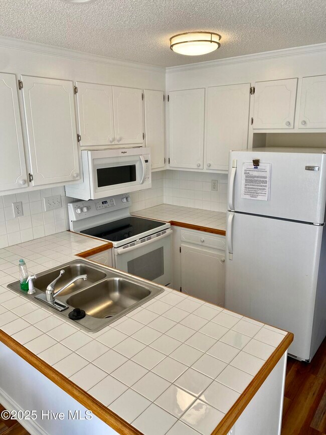 Foto del edificio - 930 Spring Forest Rd