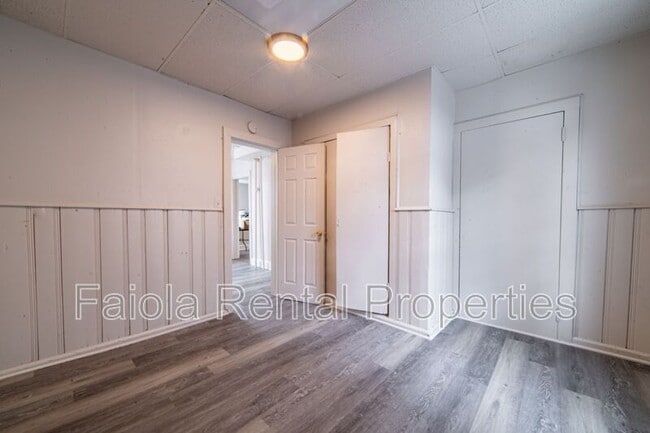 Building Photo - 212 N 2nd St