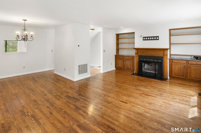 Building Photo - 28 Rockmeadow Rd