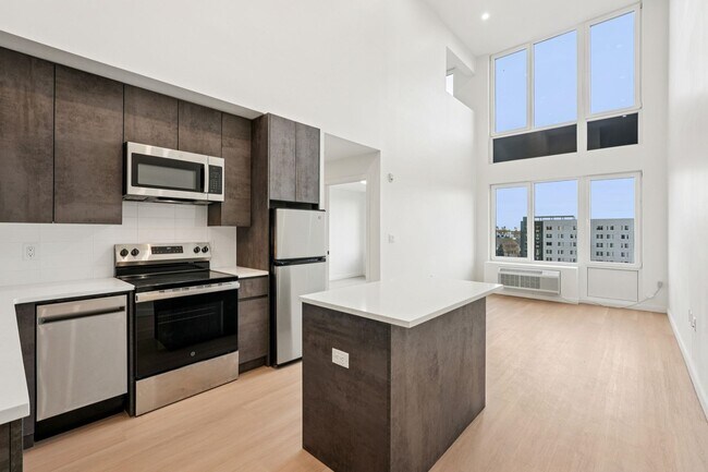 Foto del edificio - 1 Mallory Ave