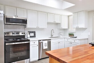 Building Photo - 5005 Georgi Ln