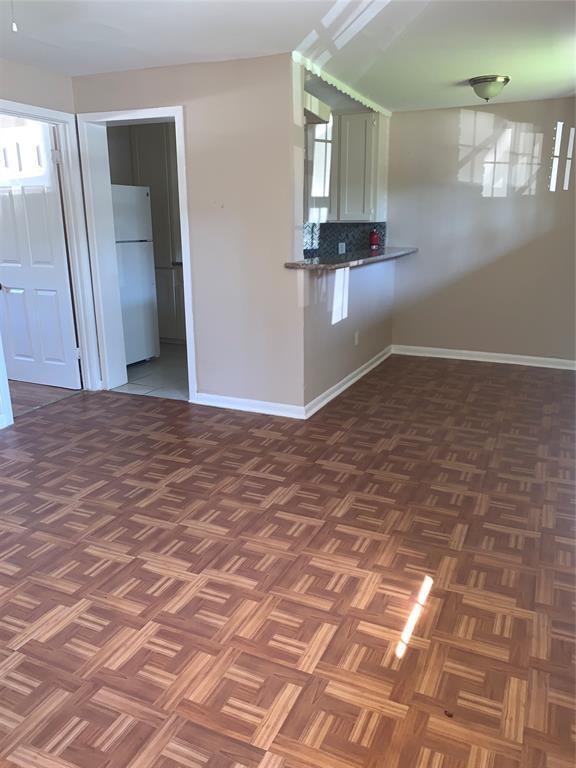 Foto del edificio - 9211 N Green River Dr