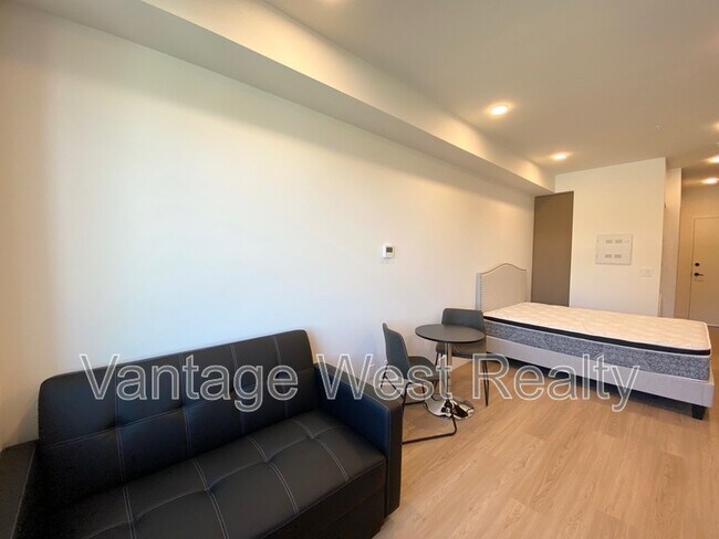 Photo du bâtiment - 720-720 K. L. O. Rd